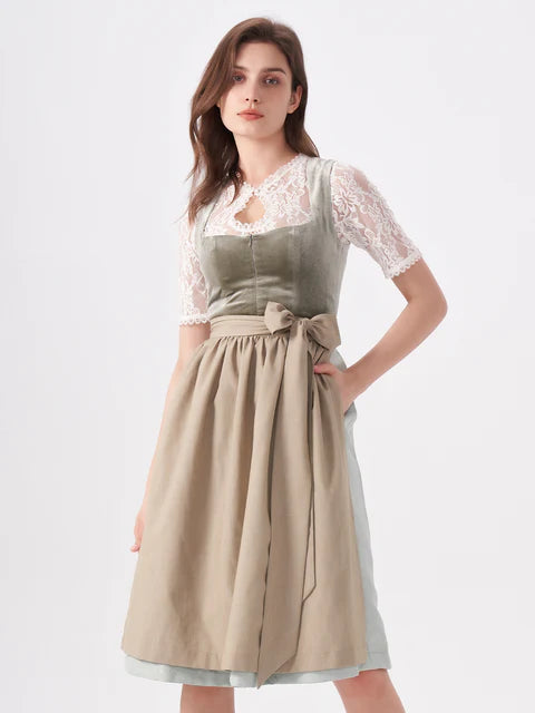 Samt-Dirndl in Dunkelblau, Grün und Blau: Eleganz und Tradition in der Trachtenmode